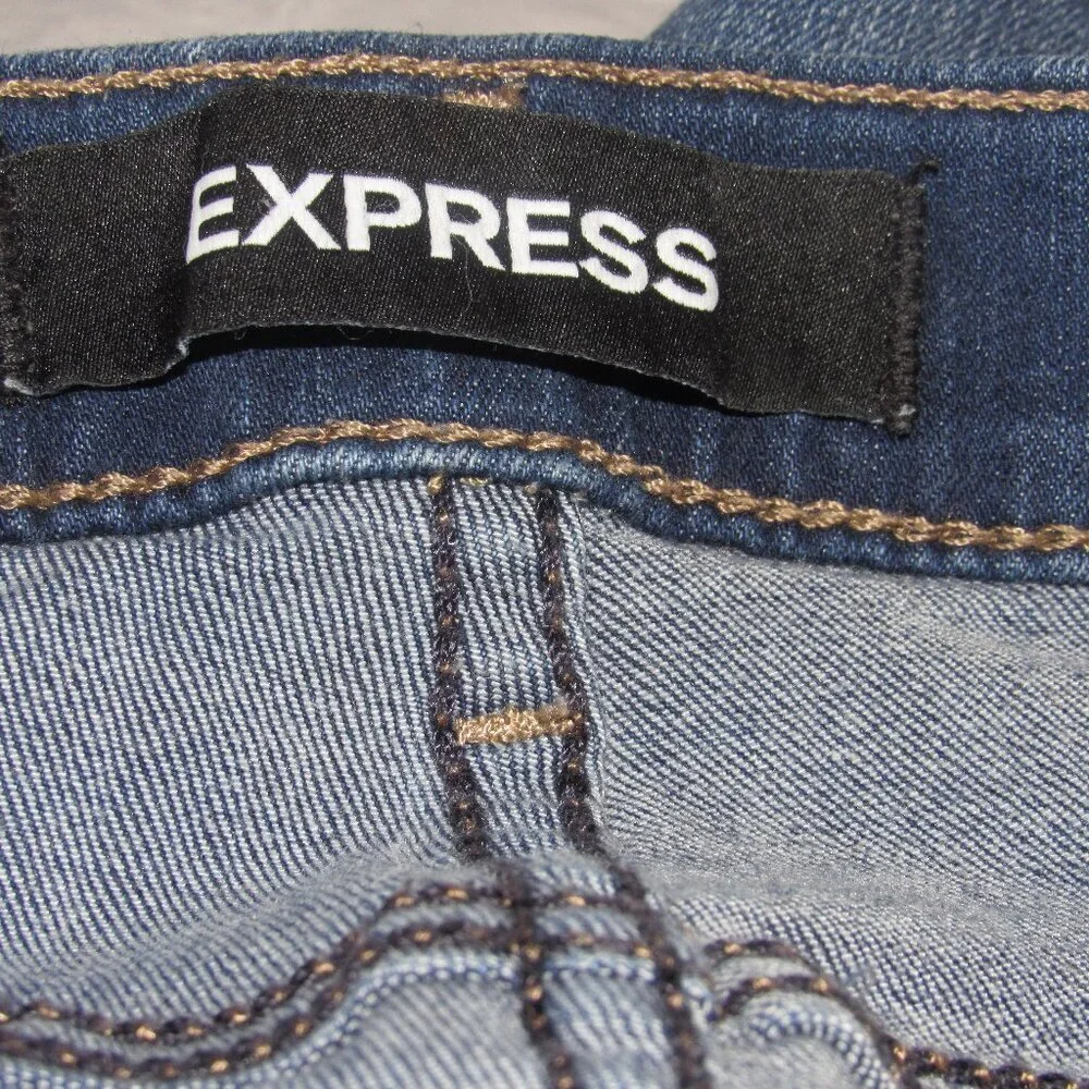 Express Denim Perfect Bermuda Shorts Size 6 – High Rise Distressed Raw Hem